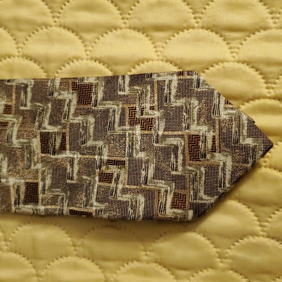 Neck Tie - Picture 1 of 3